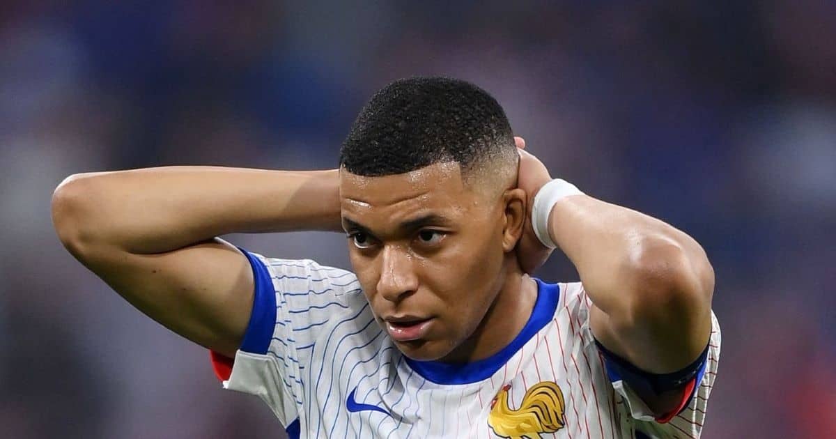 تحقيق قانوني يلاحق رجال شرطة بسبب هدايا مبابي بعد مونديال قطر