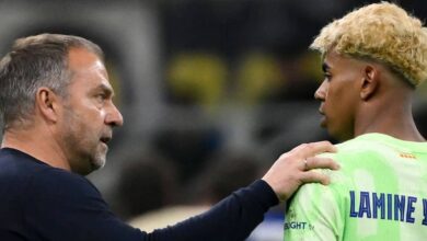 فليك يعلق بطرافة على ارتداء يامال القميص رقم 10 في برشلونة