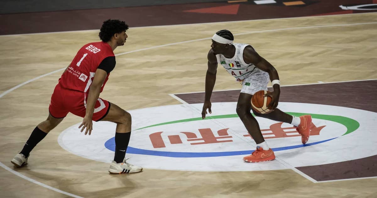 كرة سلة.. إيهاب أمين يتألق في افتتاح كأس إفريقي ويظفر بهداف مباراة مالي