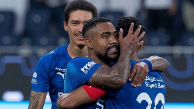 الهلال يُسقط الرياض بثنائية ويحافظ على سجله التاريخي في الجولة الافتتاحية
