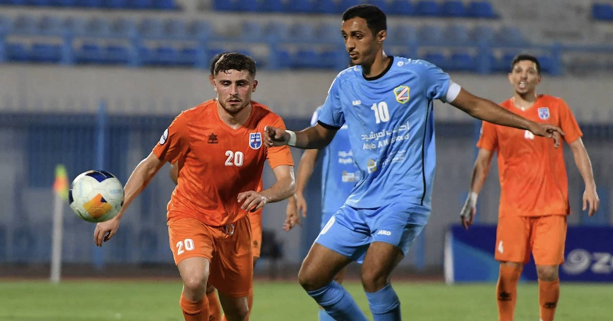 برأسية مشعل الشمري.. كاظمة يُفاجئ السالمية في افتتاح الدوري الكويتي