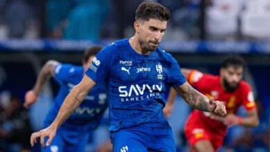 القادسية يحرج الهلال في المملكة أرينا وضربة جزاء نيفيز تُنقذ الموقف