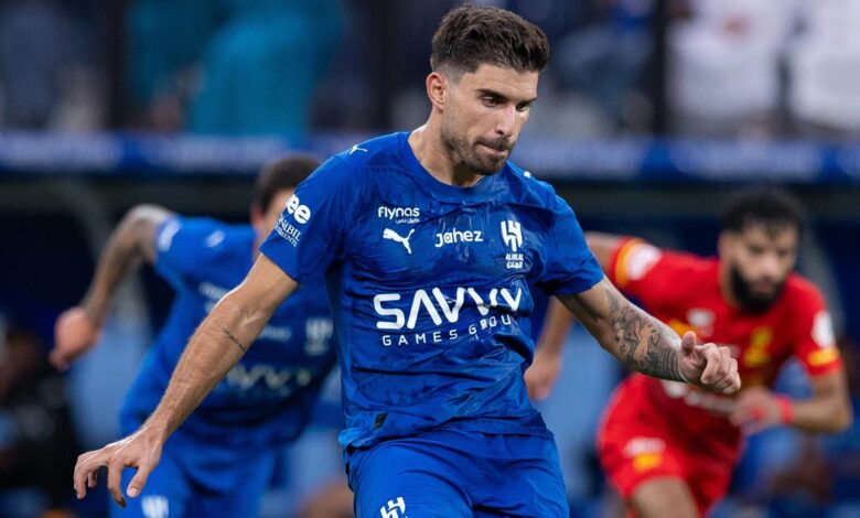 القادسية يحرج الهلال في المملكة أرينا وضربة جزاء نيفيز تُنقذ الموقف