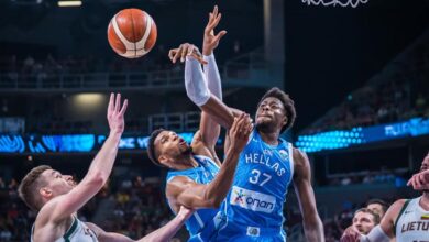 كرة سلة.. اليونان تُقصي ليتوانيا بفارق 11 نقطة وتبلغ نصف نهائي كأس أوروبا بعد 16 عاماً