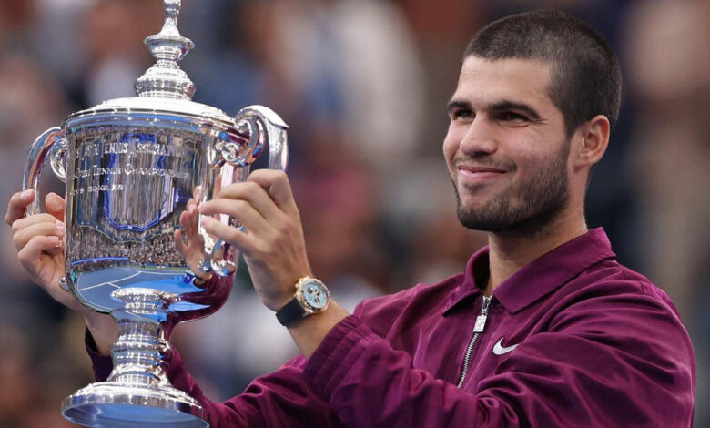 تنس.. ألكاراز يُرغم سينر على رفع الراية البيضاء ويتوج بلقبه الثاني في أمريكا المفتوحة