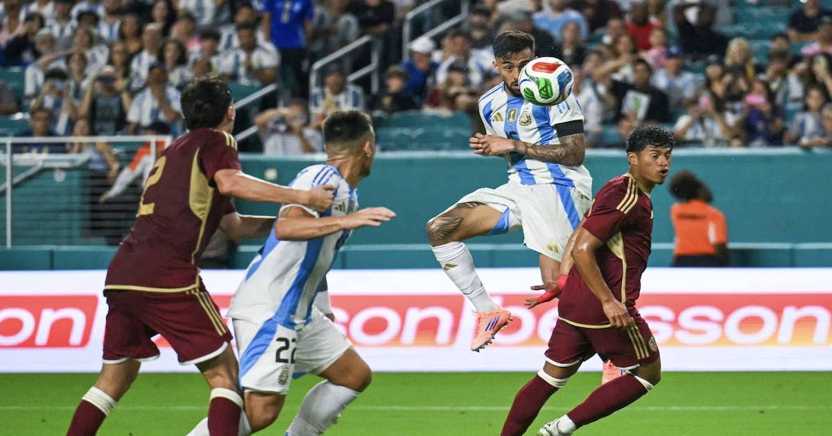 في غياب ميسي.. لاوتارو مارتينيز يقود الأرجنتين لفوز صعب أمام فنزويلا "ودياً"