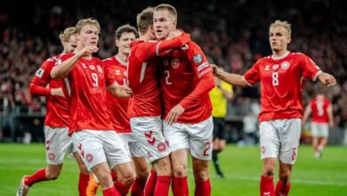 الدنمارك تقضي على اليونان وتُشعل الصراع مع اسكتلندا في تصفيات مونديال 2026