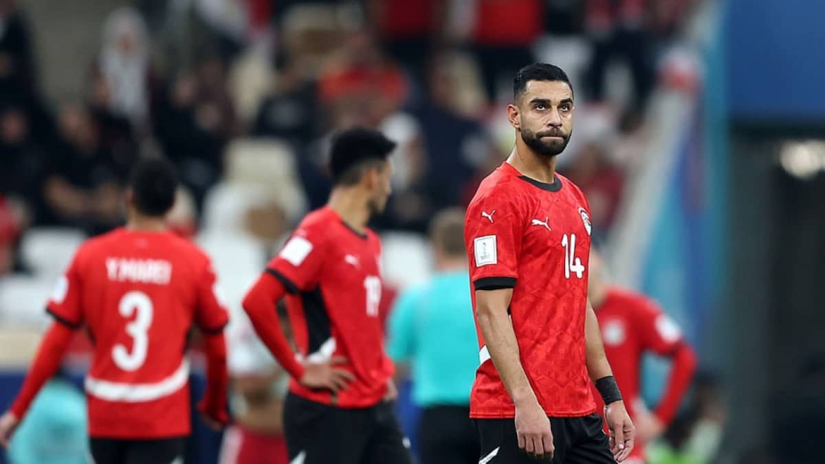 الفراعنة يهدرون الفوز والإمارات تتشبث بالتعادل في نهاية درامية