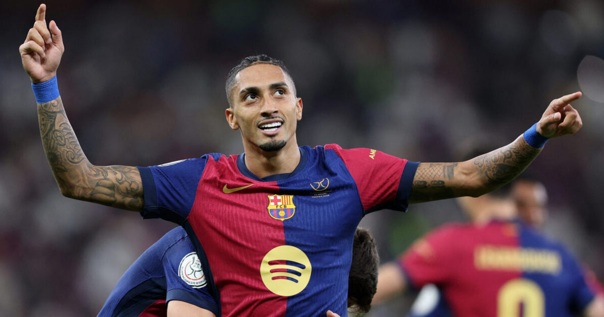 برشلونة يبتعد بسبع نقاط عن ريال مدريد بثنائية رافينيا في أوساسونا