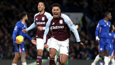 أستون فيلا يواصل التوهج بريمونتادا مثيرة على تشيلسي في ستامفورد بريدج