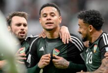 المقبالي بطل المشهد.. الإمارات تخطف التأهل بالسيناريو الأصعب وتبخر أحلام الجزائر