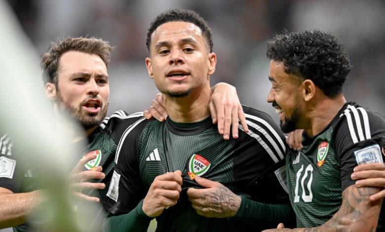 المقبالي بطل المشهد.. الإمارات تخطف التأهل بالسيناريو الأصعب وتبخر أحلام الجزائر