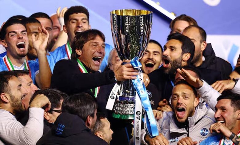 السادسة لكونتي.. نابولي يقهر بولونيا ويتوج بالسوبر الإيطالي في الرياض