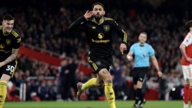 مانشستر يونايتد يصعق أرسنال ويعود للمنافسة على المراكز المتقدمة