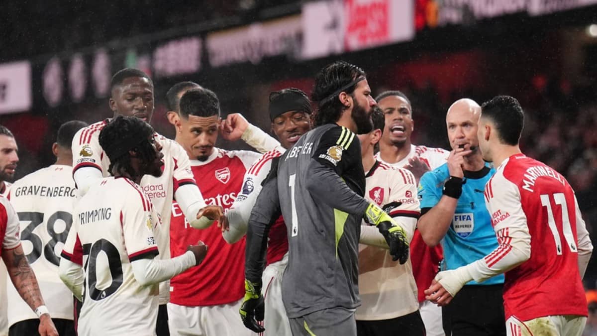 تعادل بلا أهداف يحسم قمة أرسنال وليفربول في الدوري الإنجليزي