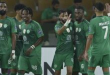 الأهلي يضرب بقوة ويصمد أمام انتفاضة شباب الأهلي