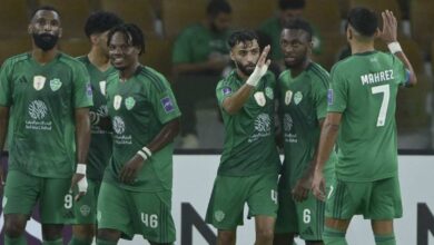 الأهلي يضرب بقوة ويصمد أمام انتفاضة شباب الأهلي