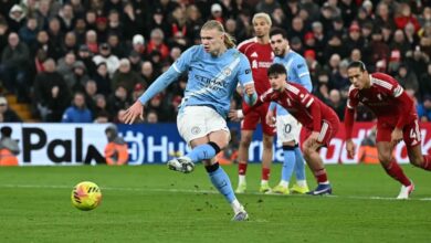 مانشستر سيتي يقلب الطاولة على ليفربول في 9 دقائق ويواصل ملاحقة آرسنال