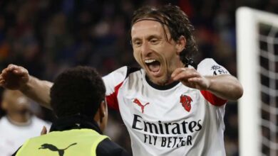 هدف متأخر من مودريتش يقود ميلان لتخطي بيزا بصعوبة