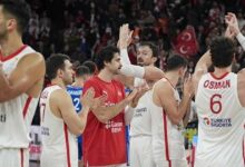 كرة سلة.. تركيا تهزم صربيا 94-86 وتضمن التأهل للمرحلة الثانية من تصفيات كأس العالم