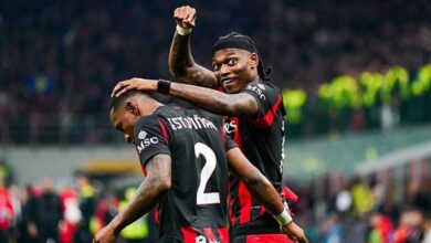 ميلان يقهر الإنتر بهدف إستوبينان ويرفض الاستسلام في سباق الكالتشيو