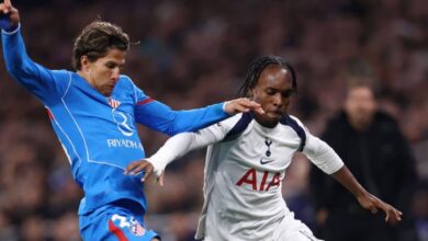 ثنائية سيمونز لا تكفي.. توتنهام يفوز ويودّع أمام أتلتيكو مدريد