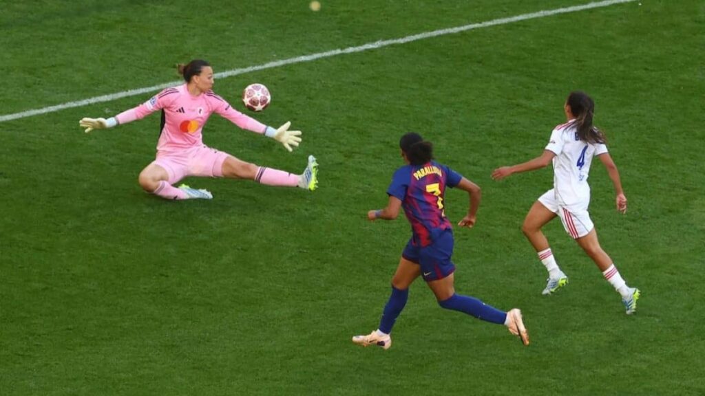 برشلونة يكتسح ليون برباعية ويتوج بلقب دوري أبطال أوروبا للسيدات